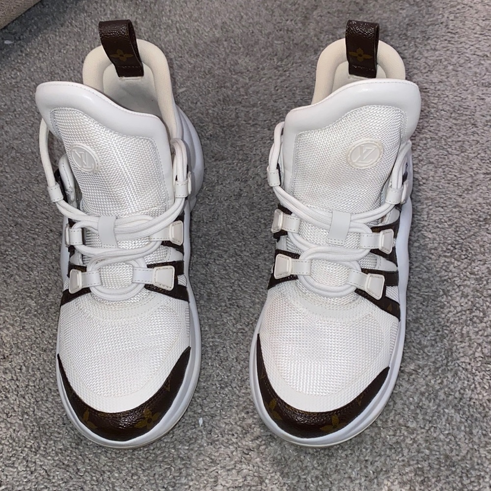 Authentic Louis Vuttion Archlight sneakers size (40) Box and dustbag included